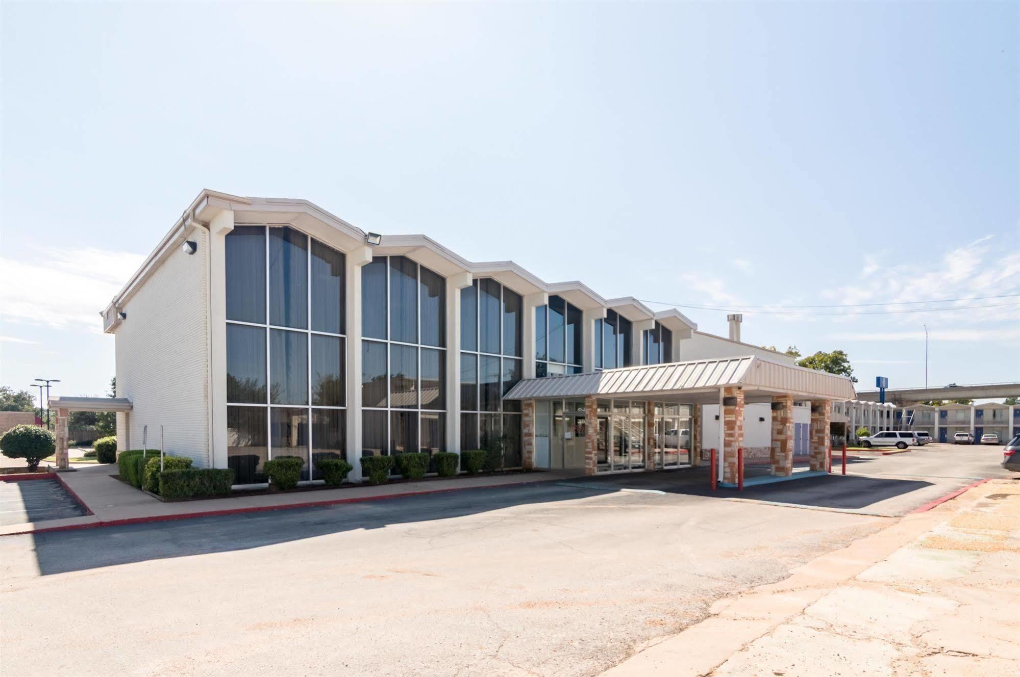 Delux Inn Wichita Falls Extérieur photo
